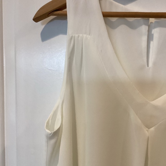 NWOT Zenana Outfitters Ivory V-Neck Blouse - Picture 4 of 10